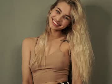 webcam girl cuteelsa_ live cam image #6508153