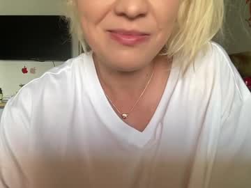 webcam girl kiradivine live cam image #6185697