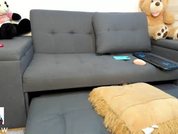 webcam girl abigail_w live cam image #4585717