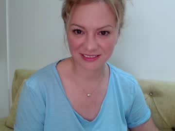 webcam girl kiradivine live cam image #2625092