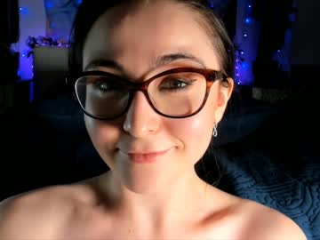 webcam girl littlee33 live cam image #309937