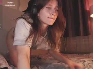 webcam girl sleepingsonya live cam image #6276066