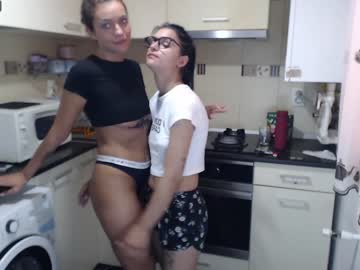 webcam couple maya_and_guests live cam image #6241369