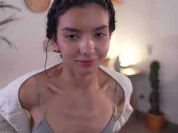 webcam girl urcutelinda live cam image #9264470