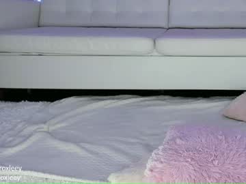 webcam girl roxy_blue_eyed_ live cam image #496249