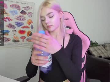 webcam girl allotropp live cam image #5264595