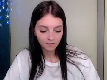 webcam girl lilliasweety live cam image #2466212