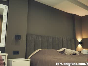 webcam girl heyhorny_cb live cam image #715398