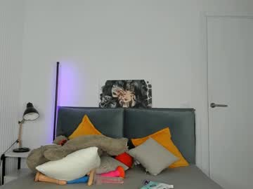 webcam girl jenie_fire live cam image #10405347