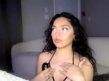 webcam girl dreamy_gabriella01 live cam image #10664385
