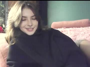 webcam girl bmwm5f90 live cam image #11500195