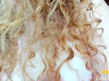 webcam girl little_izzi live cam image #6904615