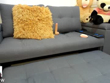 webcam girl abigail_w live cam image #4299968