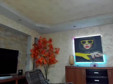 webcam girl raquelle_star live cam image #4201946