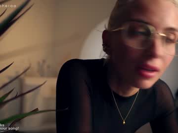 webcam girl artmosphera live cam image #6027646