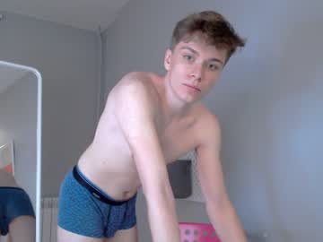 webcam man delightdealer live cam image #478070