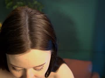 webcam girl ella_knockers_xl live cam image #1827723