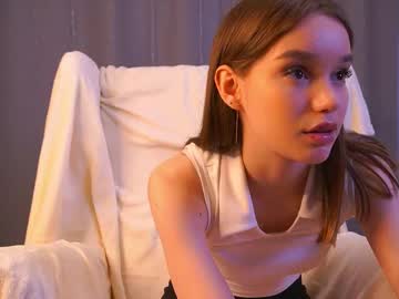 webcam girl harrieteasley live cam image #11934338