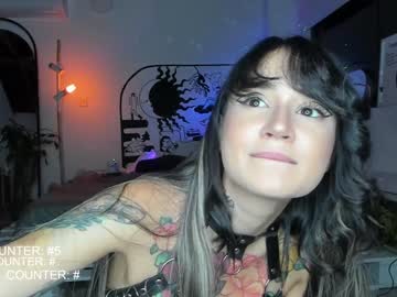 webcam girl lonelly_lolly98 live cam image #5686643