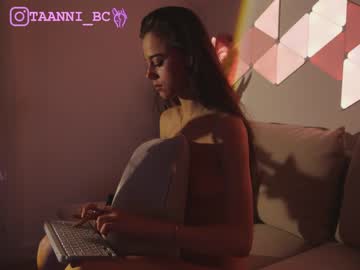 webcam girl taanni_bc live cam image #7865433