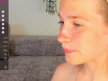 webcam girl lynnatlee live cam image #9669912