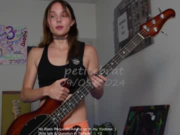webcam girl petitebrat live cam image #10423468