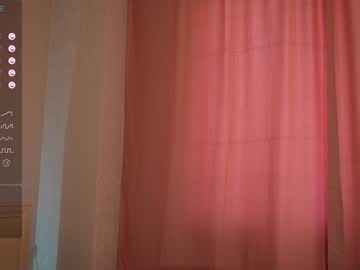 webcam girl lilla_cutie live cam image #8996576