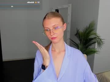 webcam girl phoebepaw live cam image #12902990