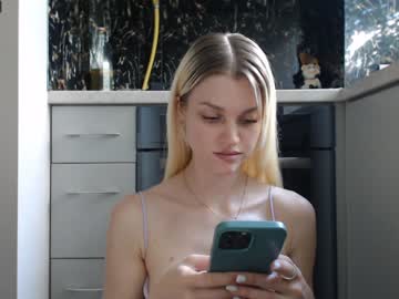 webcam girl qeeensgambit live cam image #9455176