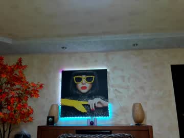 webcam girl raquelle_star live cam image #7665824