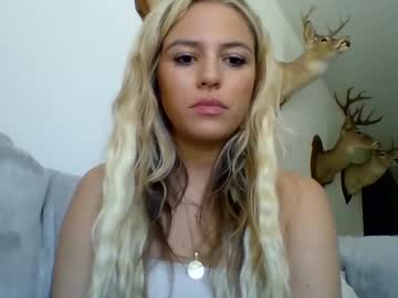 webcam girl skyelynnxo live cam image #12343496