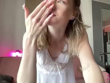 webcam girl elli_harmon live cam image #6310116