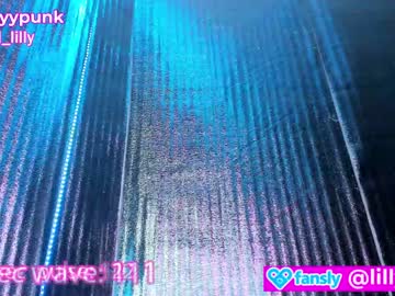 webcam girl lilly_pilly live cam image #2041703