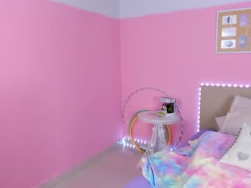 webcam girl little_effy18 live cam image #3527846