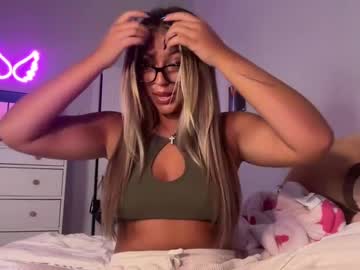 webcam girl angelaskisxo live cam image #10485175
