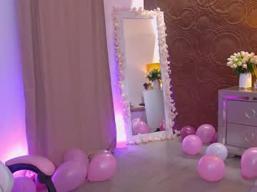 webcam girl iris__moon live cam image #12640042