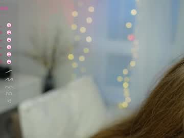 webcam girl fluffy_angel live cam image #10250561