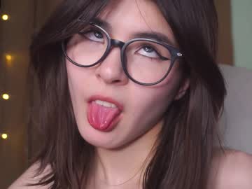 webcam girl amandamedrano live cam image #5840330