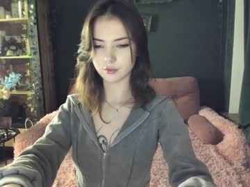 webcam girl bmwm5f90 live cam image #11607533