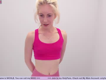 webcam girl girl_i_am live cam image #2449367