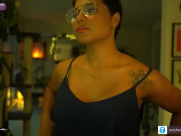 webcam girl arletnoa live cam image #702309