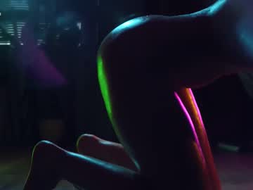 webcam girl artmosphera live cam image #12422696