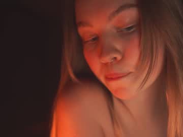 webcam girl bibi_it_is live cam image #6488384