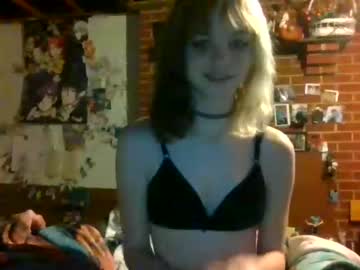 webcam girl kinnybuns live cam image #4908592