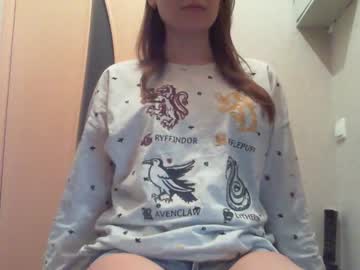 webcam girl kyliesweetyy live cam image #1118360