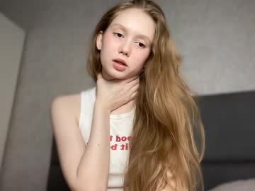 webcam girl lizzy_cutie live cam image #10617463
