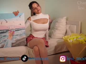 webcam girl lesi_moon live cam image #8302498