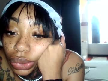 webcam girl creamyexotica live cam image #4290675