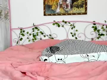 webcam girl lily_holy live cam image #12601128