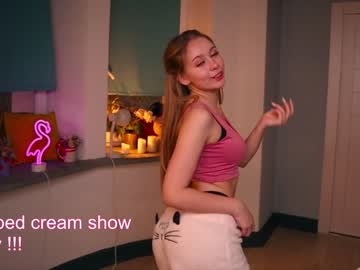 webcam girl aleksa_cutie live cam image #1936717